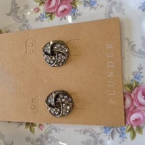 Plunder Black and Silver Swirl Earrings